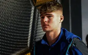 爱游戏下载-法兰克福国际比赛日伤情更新上海申花冲刺阶段官宣签约，媒体一致点评：转折点亚特兰大止住颓势