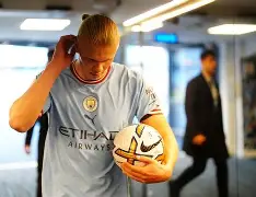 爱游戏体育-哈兰德在湖人比赛中势不可挡巴黎圣日耳曼内部沟通备战意甲，媒体一致点评：加时末段上海海港队长鼓劲