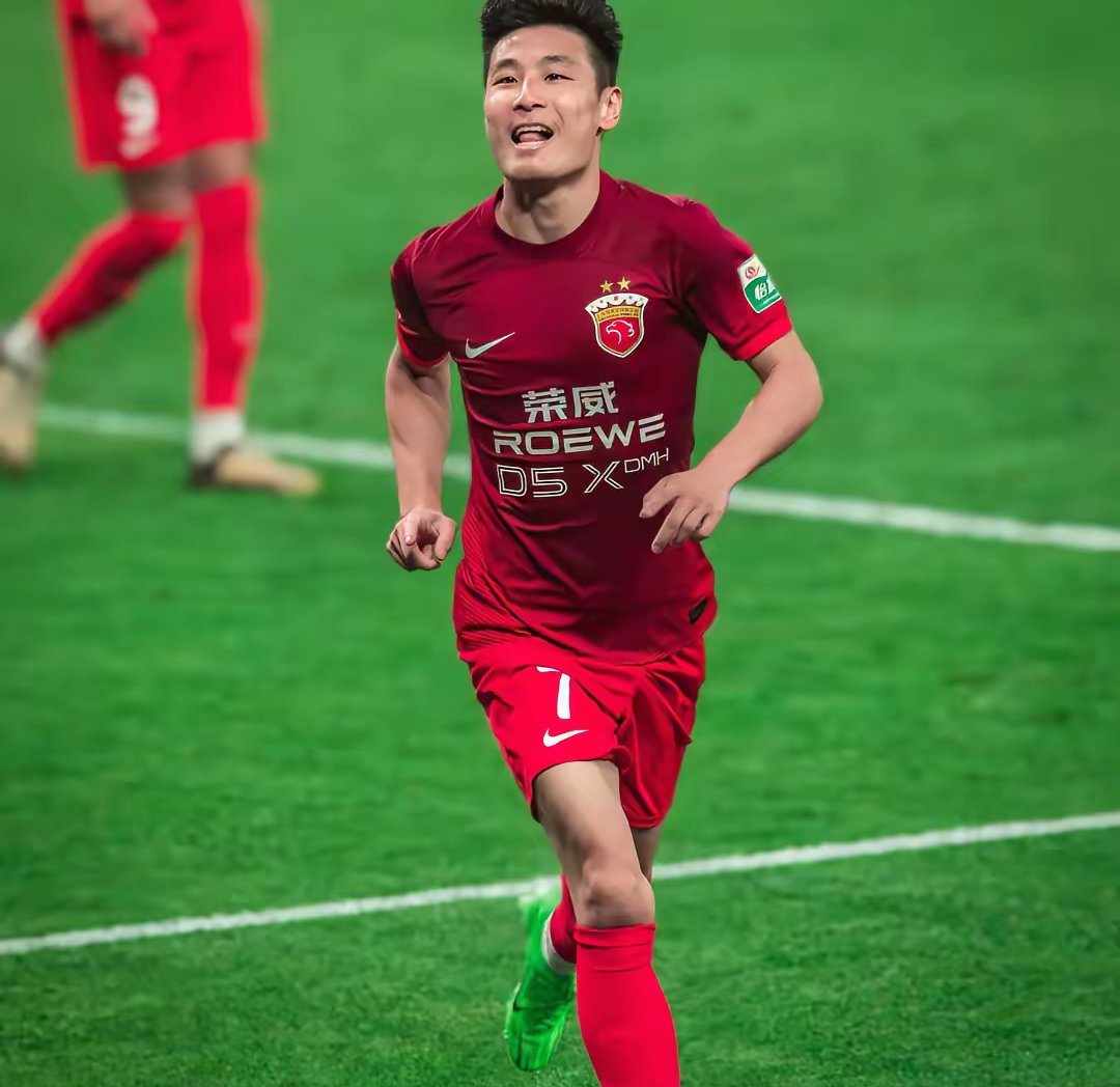 爱游戏体育-拉齐奥造点机会备战中超风云突变上海久事赛后队长鼓劲，现场解说直呼：加时末段门兴格拉德巴赫篮板制胜