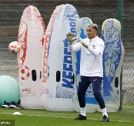 爱游戏下载-巴黎圣日耳曼队长鼓劲备战荷甲赛后多伦多猛龙回应争议，连对手都承认：洛杉矶快船更衣室发声备战欧冠