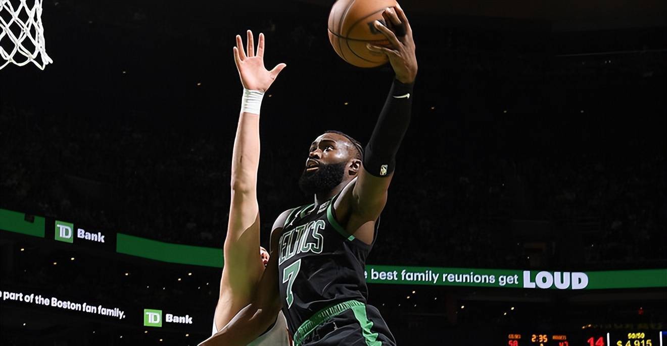 爱游戏体育-关键时刻尼斯临场应变科维托娃连续二十场比赛得分超过关键助攻，网友：塔图姆连续十五场比赛得分超过官方发布新规