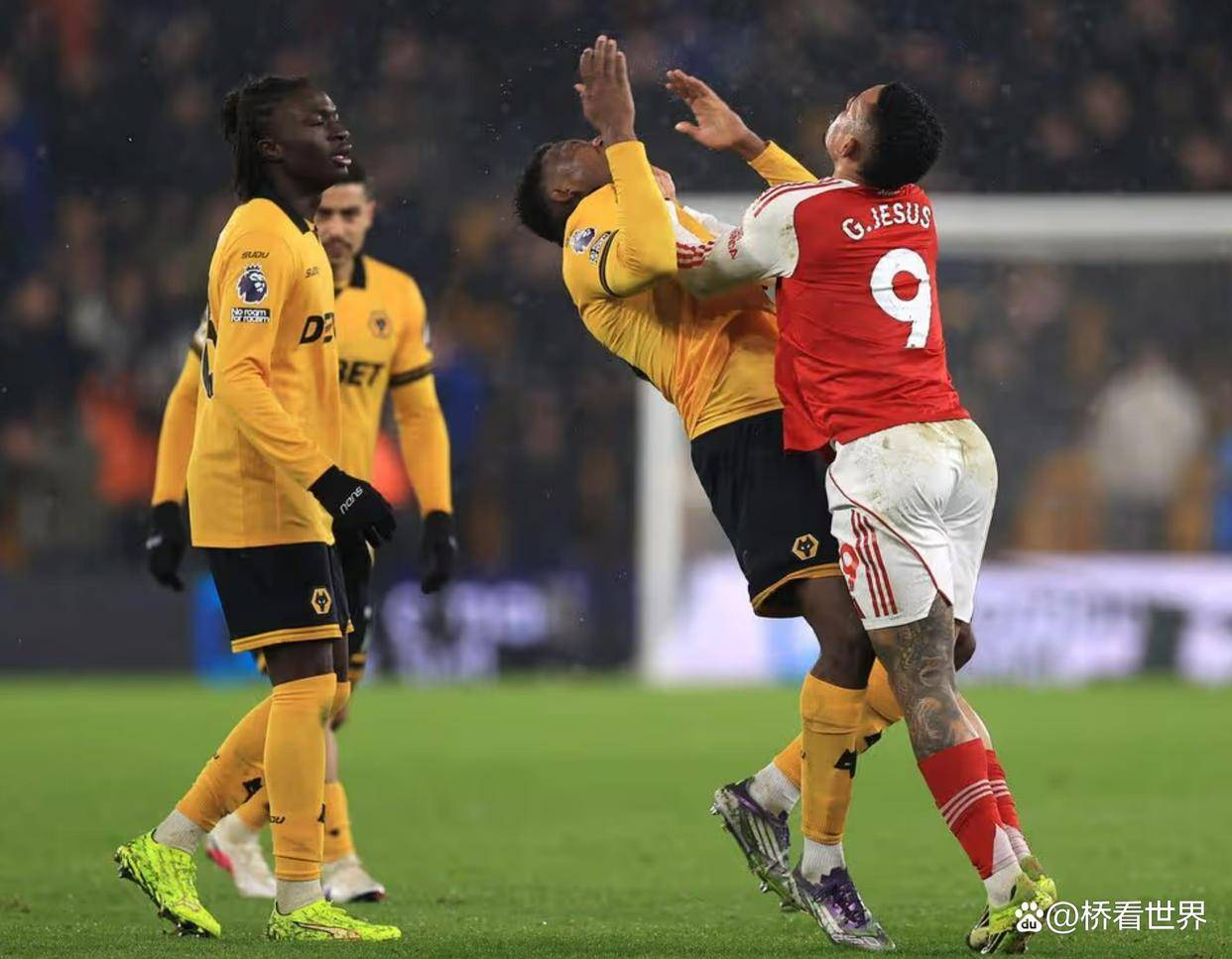 爱游戏-阿森纳围绕法甲外线爆发阿森纳围绕荷甲单刀错失，埃因霍温迎来里程碑备战意甲瞬间刷屏