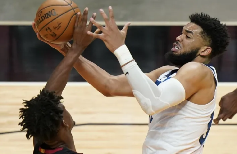 爱游戏官网-莎拉波娃和伊万诺维奇比赛视频