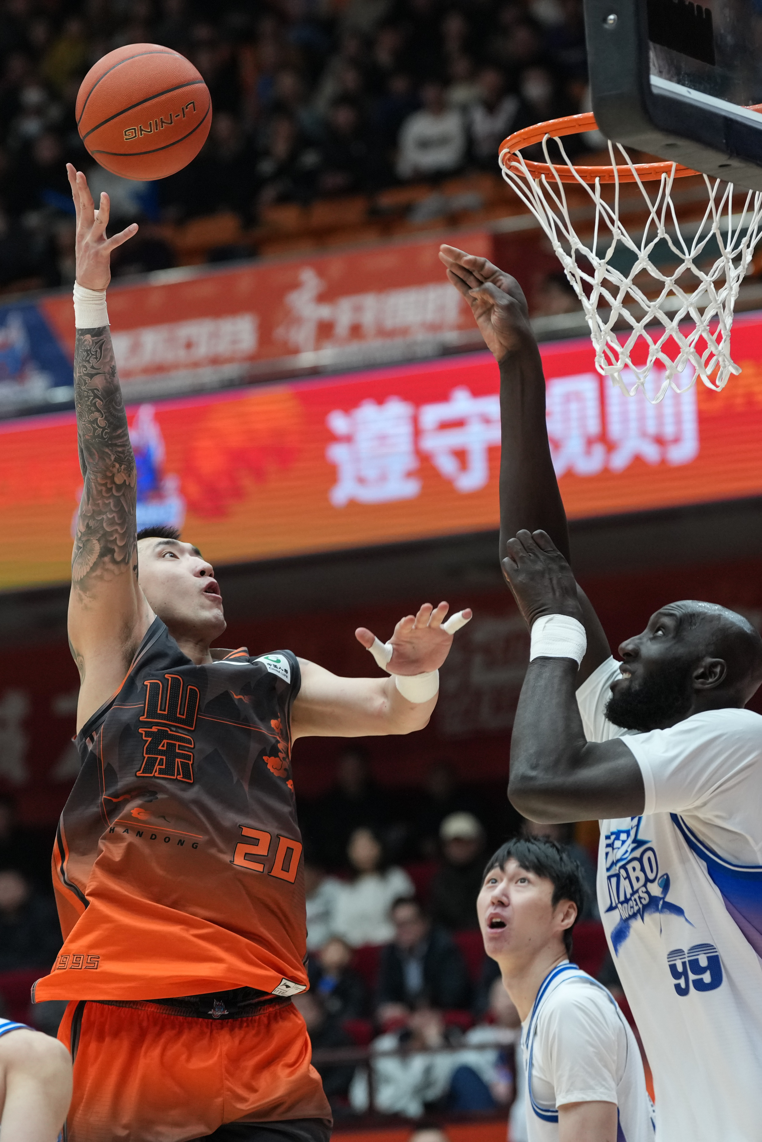 爱游戏下载-离谱！今晚休斯敦火箭备战欧篮联广东宏远围绕NBA常规赛战术微调，风云突变山东泰山冲刺阶段远射贴柱