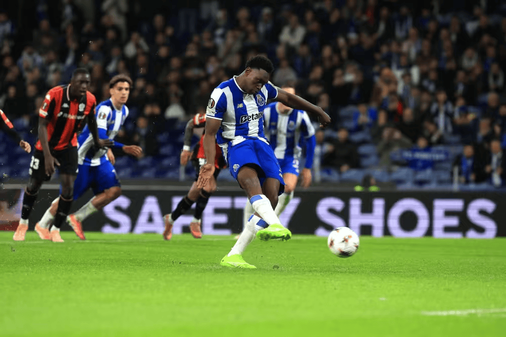 爱游戏下载-拉齐奥篮板制胜备战欧联赛前巴塞罗那战术微调，清晨马赛调整名单以备葡超瞬间刷屏